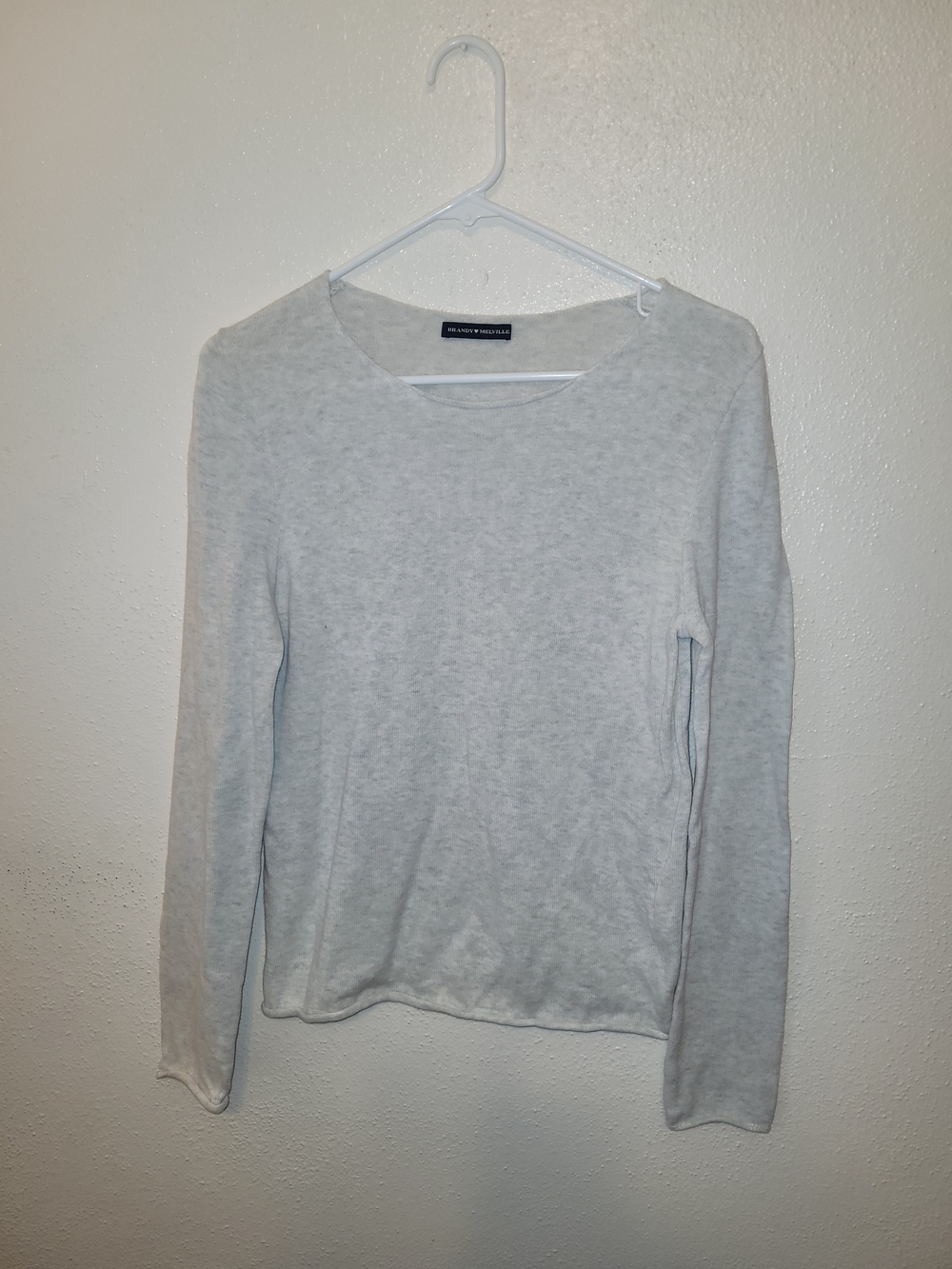 Brandy Melville Light Gray long-sleeve Lightweight knit sweater. Medium